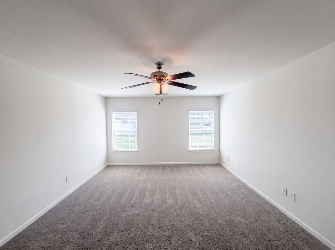 Photo 8 of 28 of 6800 Olivia Ct, Whitsett, NC