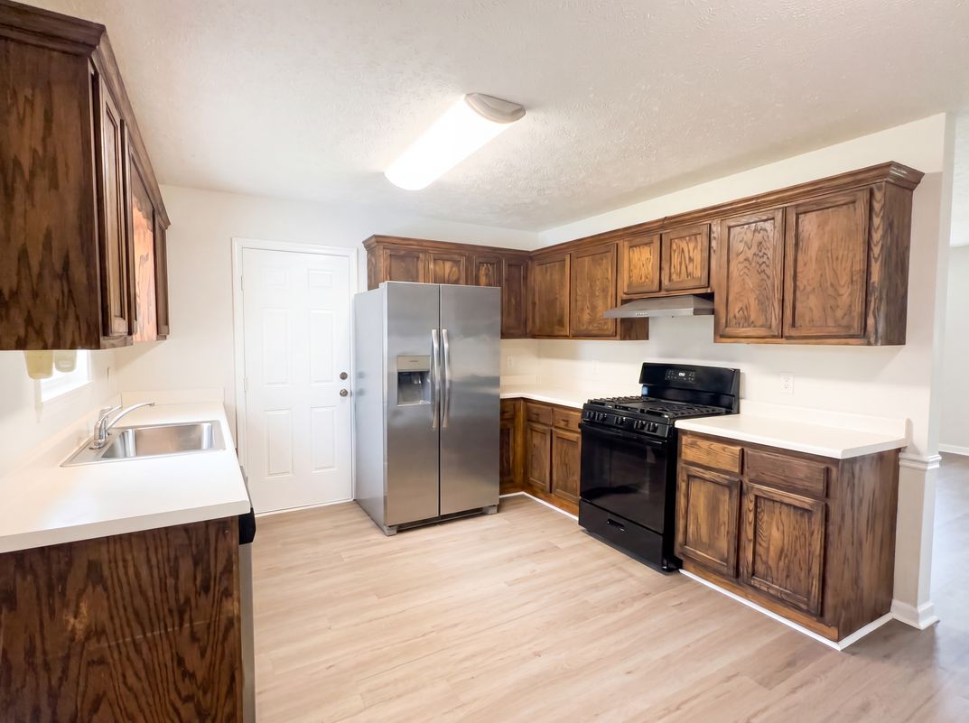 Photo 2 of 19 of 1040 Dodd Dr, Savannah, TN