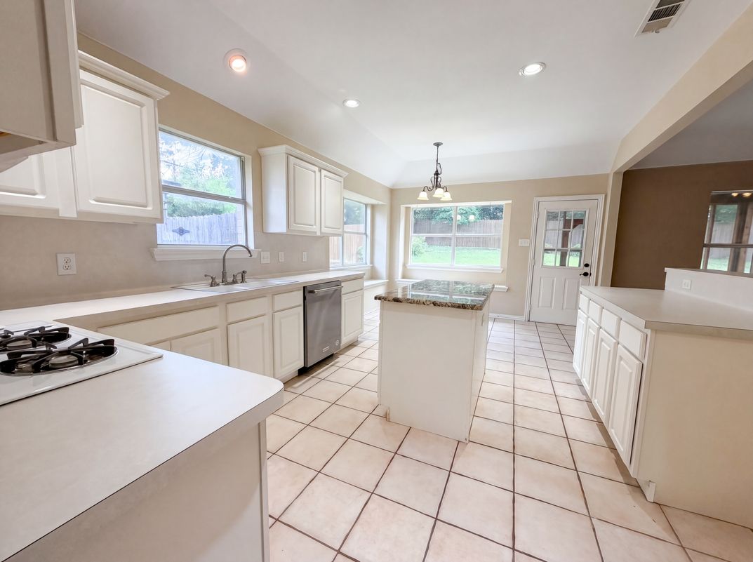 Photo 14 of 19 of 525 Hidden Oak Ln, Rockwall, TX
