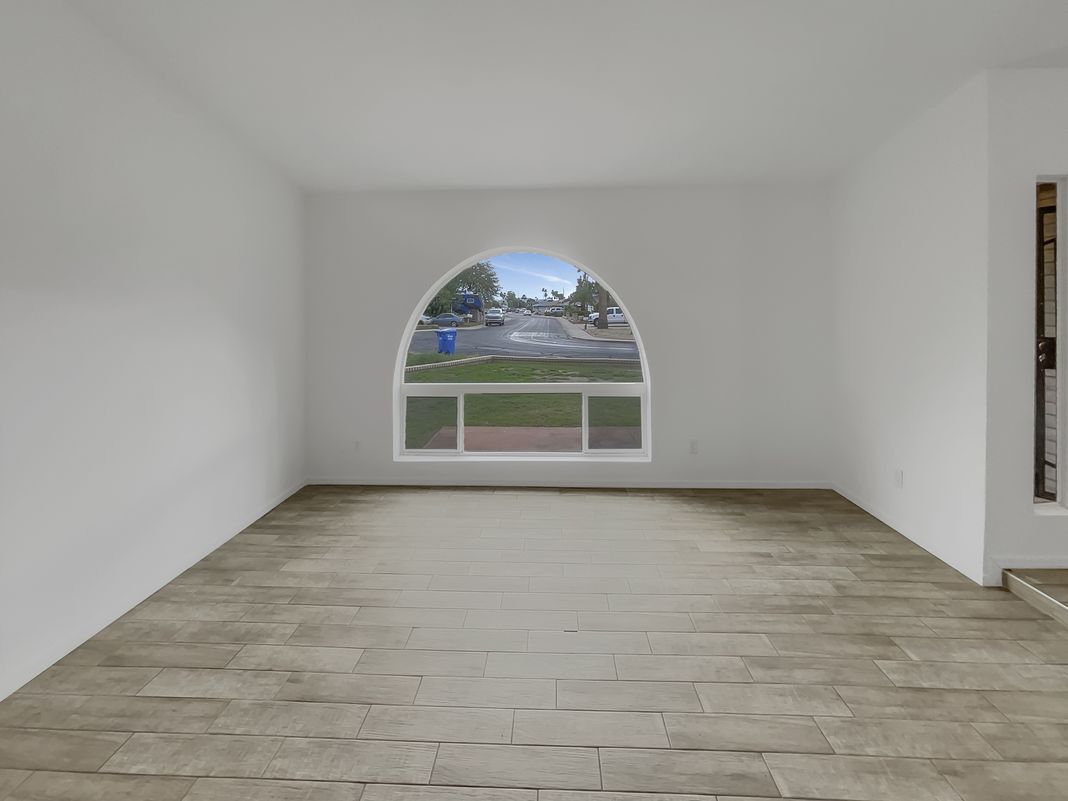Photo 9 of 20 of 13628 N 40th Dr, Phoenix, AZ
