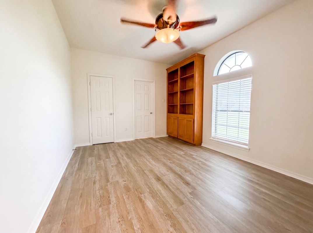 Photo 9 of 20 of 6041 King Trl, Corpus Christi, TX