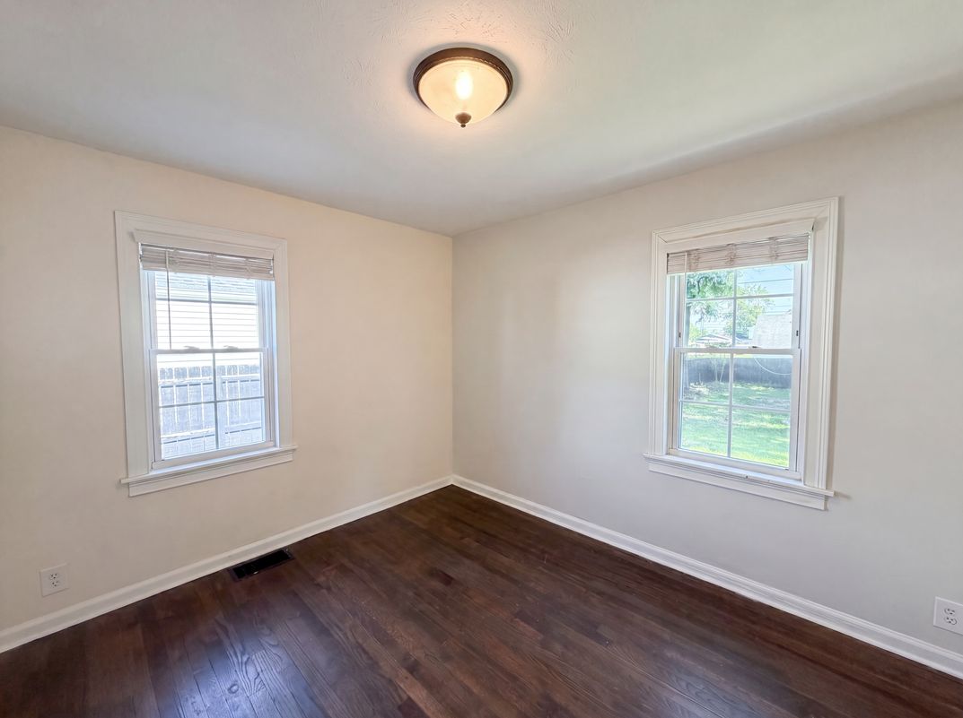 Photo 4 of 17 of 2310 Calhoun St, Indianapolis, IN