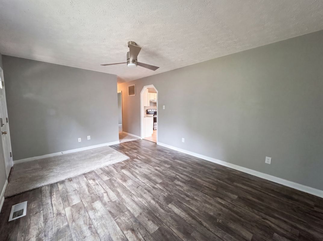 Photo 3 of 16 of 2700 Tipton St, South Chesterfield, VA