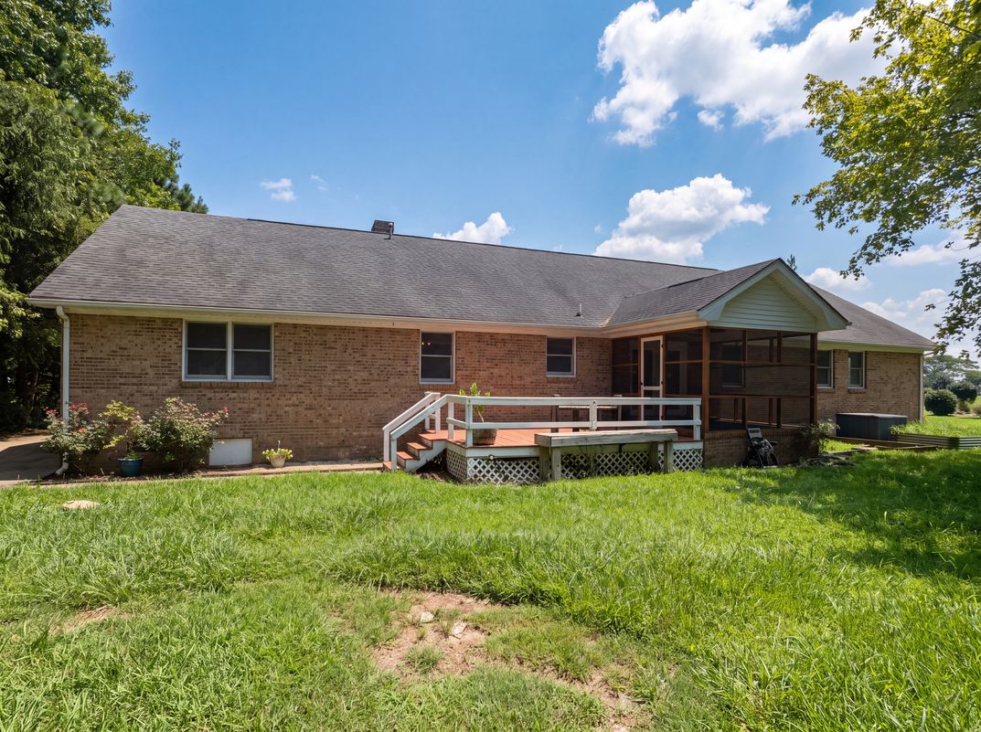 Photo 5 of 23 of 1003 Bateman Dr, Elizabeth City, NC