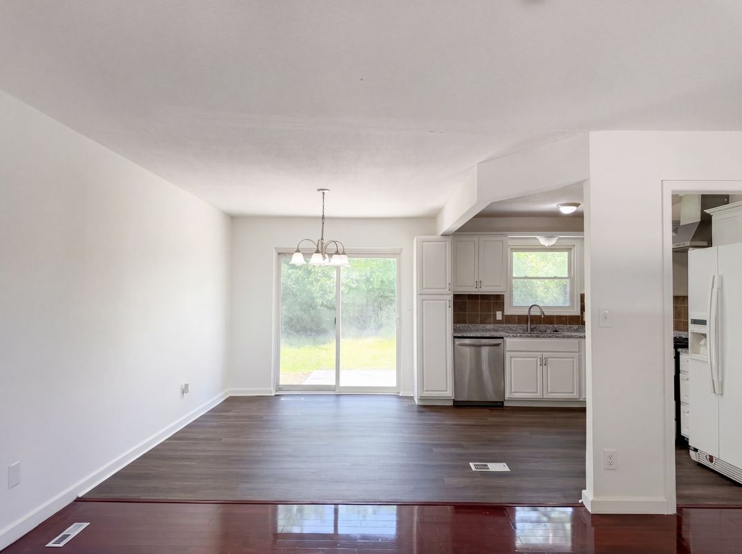 Photo 7 of 18 of 16517 E 35th Street Ct, Independence, MO