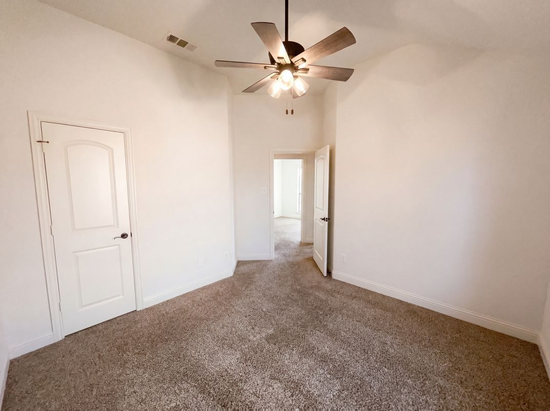Photo 17 of 26 of 4522 Mariner Dr, Rowlett, TX