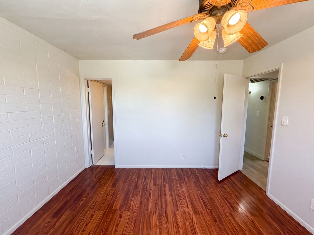 Photo 11 of 22 of 2027 W Corrine Dr, Phoenix, AZ