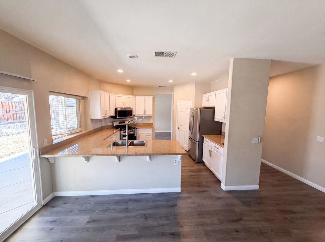 Photo 2 of 24 of 4519 Kalpesh Ct, Hemet, CA