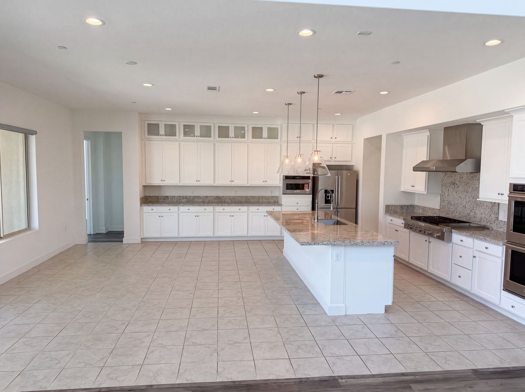 Photo 11 of 43 of 17698 Col Ranch Dr, Riverside, CA