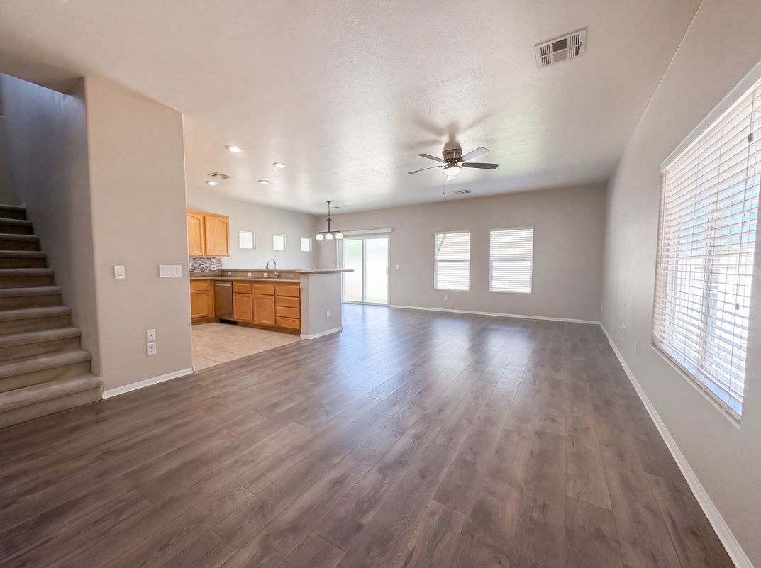 Photo 3 of 25 of 4560 Sunflower Ave, Las Vegas, NV