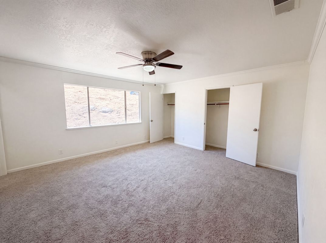 Photo 16 of 29 of 6041 Thornicroft Dr, Valley Springs, CA