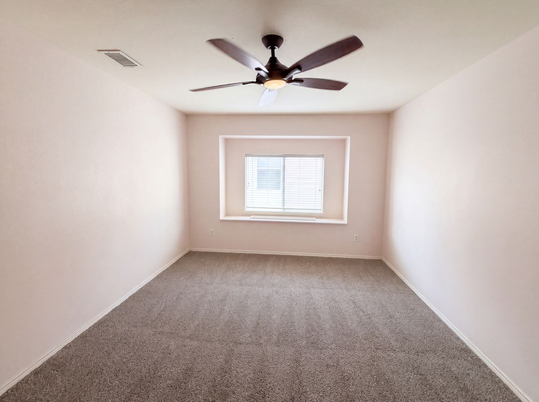 Photo 13 of 27 of 106 Forestview Rd, Hickory Creek, TX