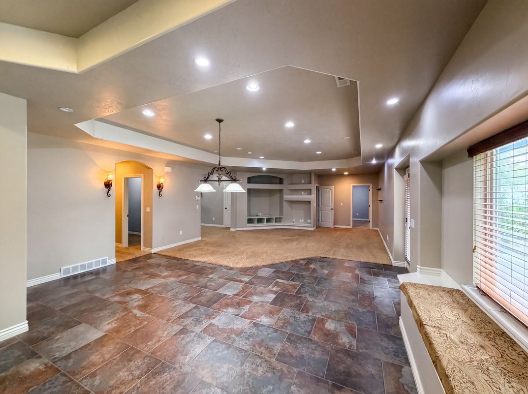 Photo 9 of 31 of 14496 S Fox Creek Dr, Herriman, UT