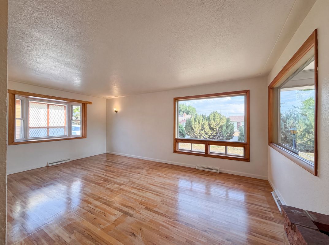 Photo 20 of 43 of 1535 W 15th St, Loveland, CO