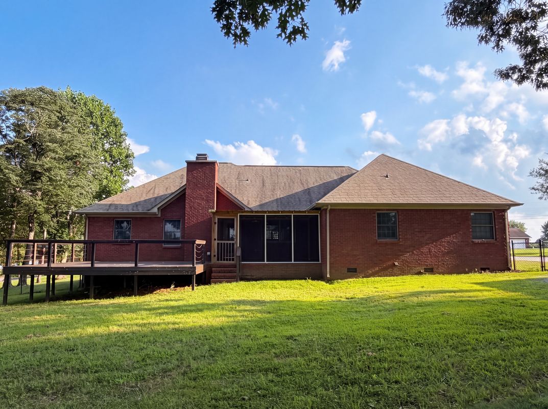 Photo 5 of 33 of 61 Eastridge Rd, Fayetteville, TN