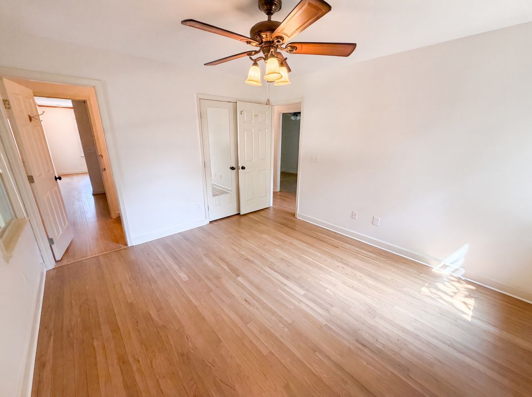 Photo 4 of 23 of 713 Ridgedale Ct, Charlotte, NC