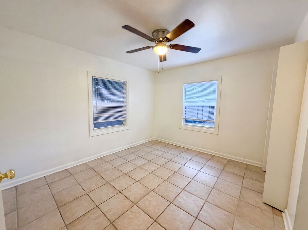 Photo 4 of 17 of 626 S 67th St, Tampa, FL