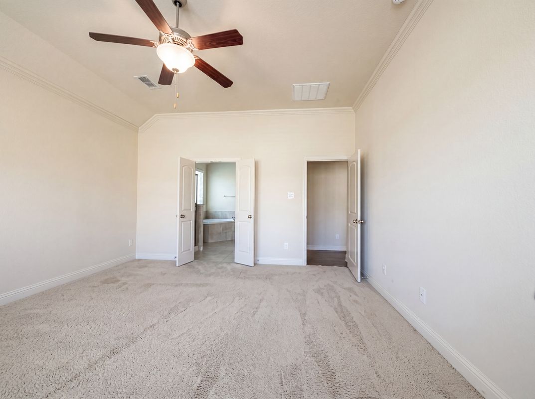 Photo 4 of 19 of 3005 S College Ave, Decatur, TX