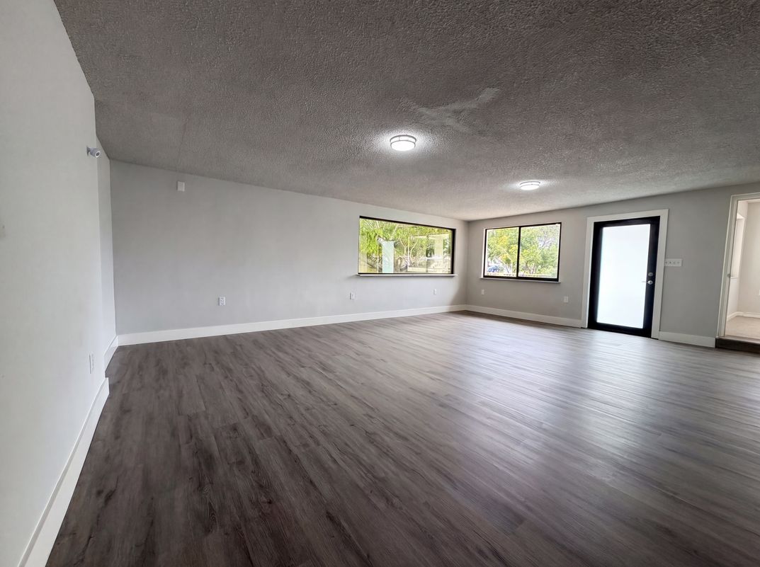 Photo 11 of 19 of 820 NW 78th Ave, Pembroke Pines, FL