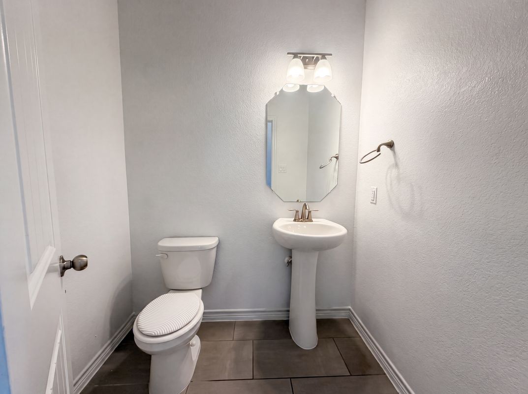 Photo 10 of 19 of 5614 Fenton Ln, Belton, TX