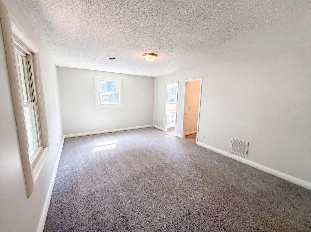 Photo 18 of 23 of 1328 Baffin Bay Rd, Columbia, SC