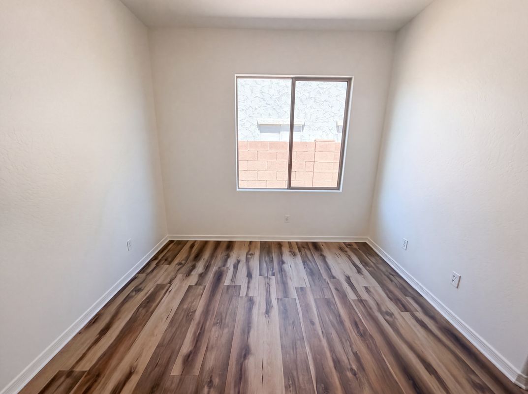 Photo 10 of 22 of 27348 N 90th Ln, Peoria, AZ