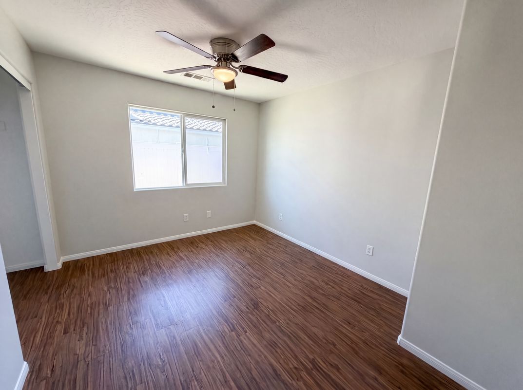 Photo 4 of 28 of 13185 Great Falls Ave, Victorville, CA