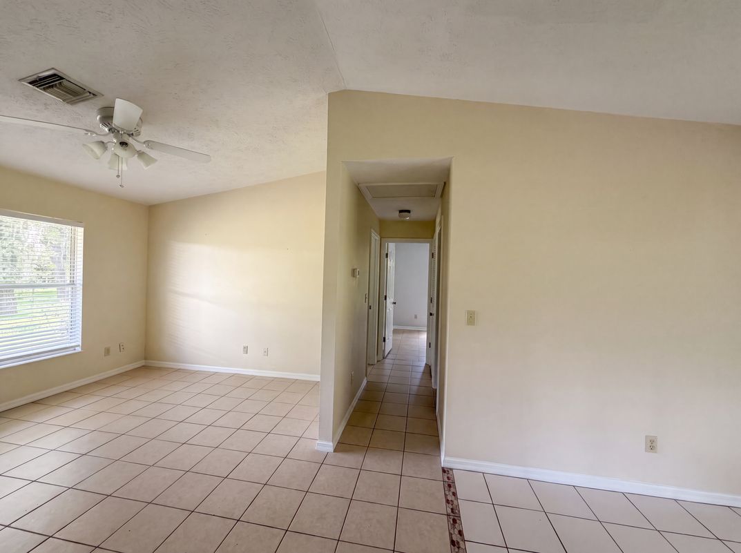 Photo 7 of 21 of 1870 SW Valencia Heights Ave, Dunnellon, FL