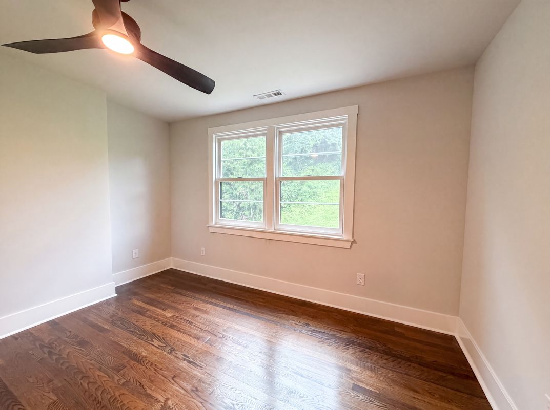 Photo 17 of 36 of 6112 Pinehurst Dr, Nashville, TN
