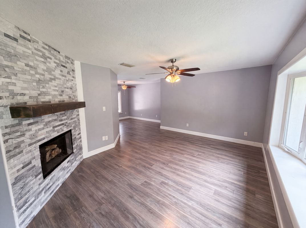 Photo 9 of 33 of 4830 Dunbarton Dr, Orlando, FL