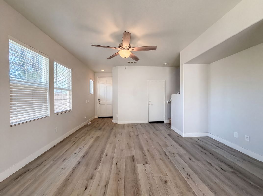 Photo 6 of 24 of 29206 Rio Lobo Way, Valencia, CA