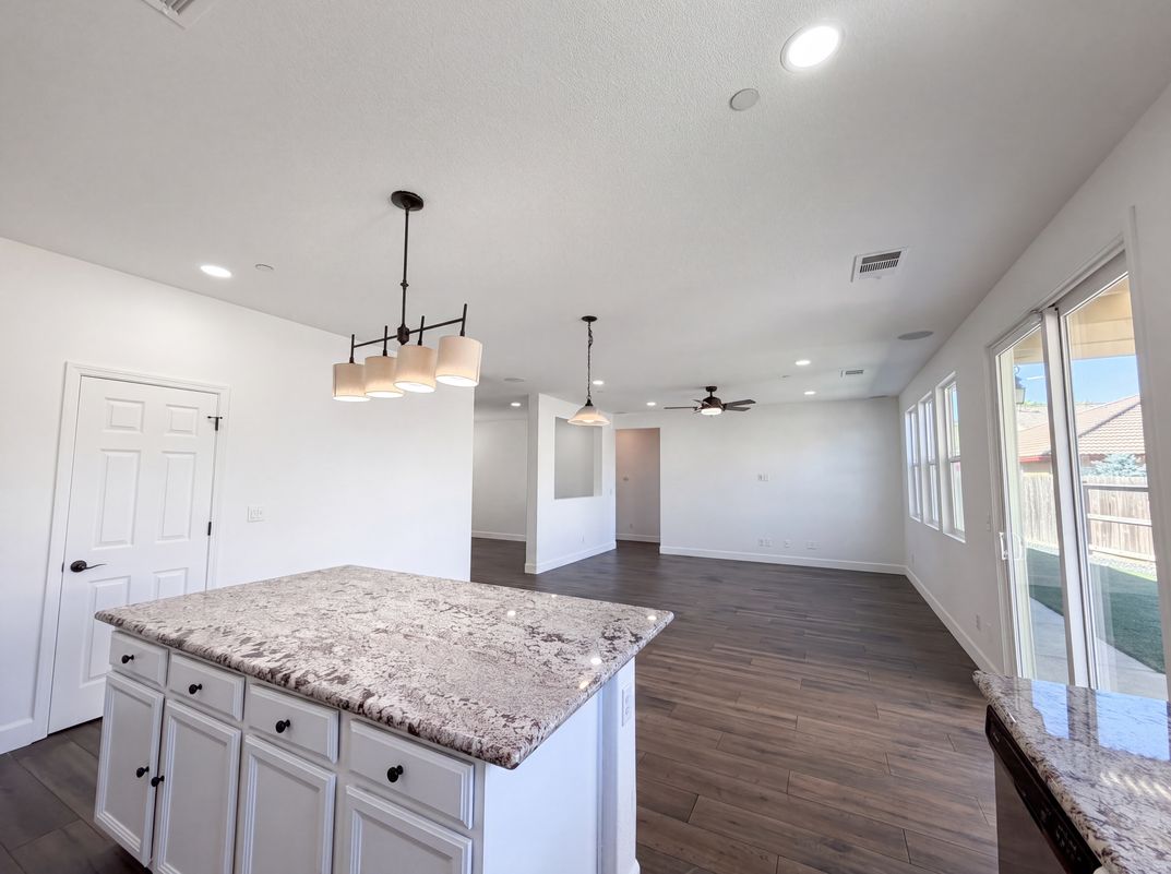 Photo 9 of 40 of 1216 Hamel Way, Galt, CA