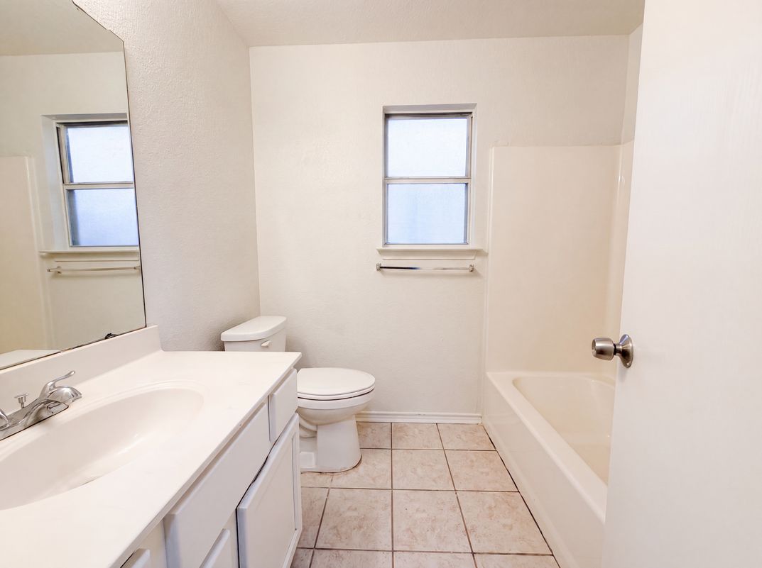 Photo 11 of 16 of 129 Meadowbrook Dr, Temple, TX