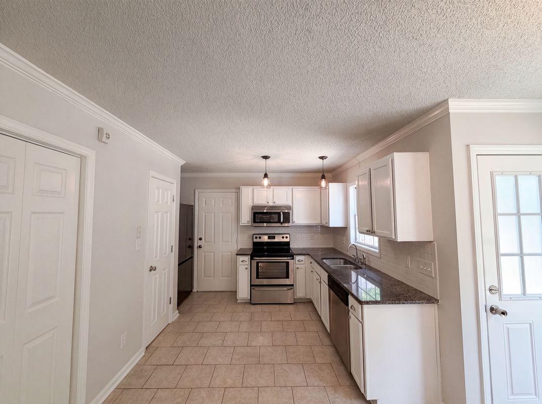 Property photo 2 of 1024 Laurel Leaf Rd