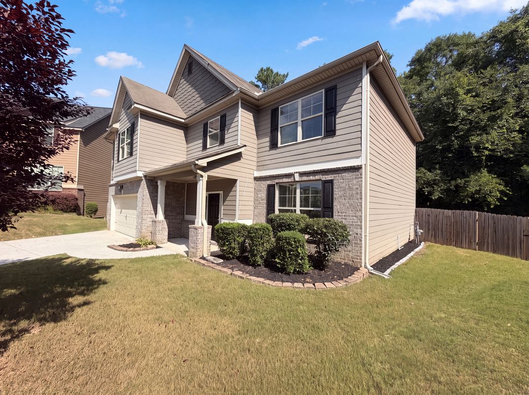 Photo 19 of 22 of 2321 Willow Shade Ln, Loganville, GA