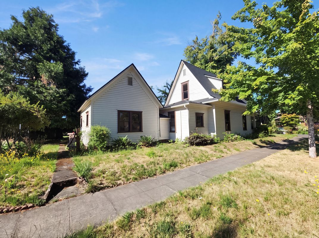 Photo 27 of 29 of 1011 Almaden St, Eugene, OR