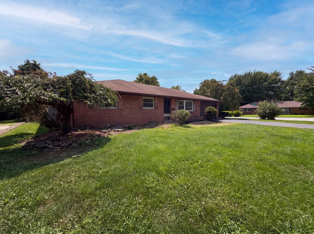 Photo 23 of 25 of 209 Dana Dr, Collinsville, IL
