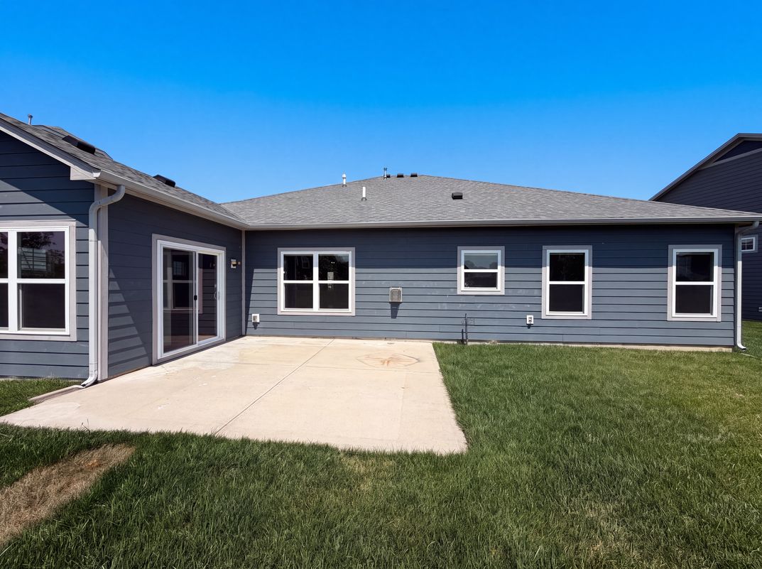 Photo 5 of 23 of 12325 Wright Ct, Noblesville, IN