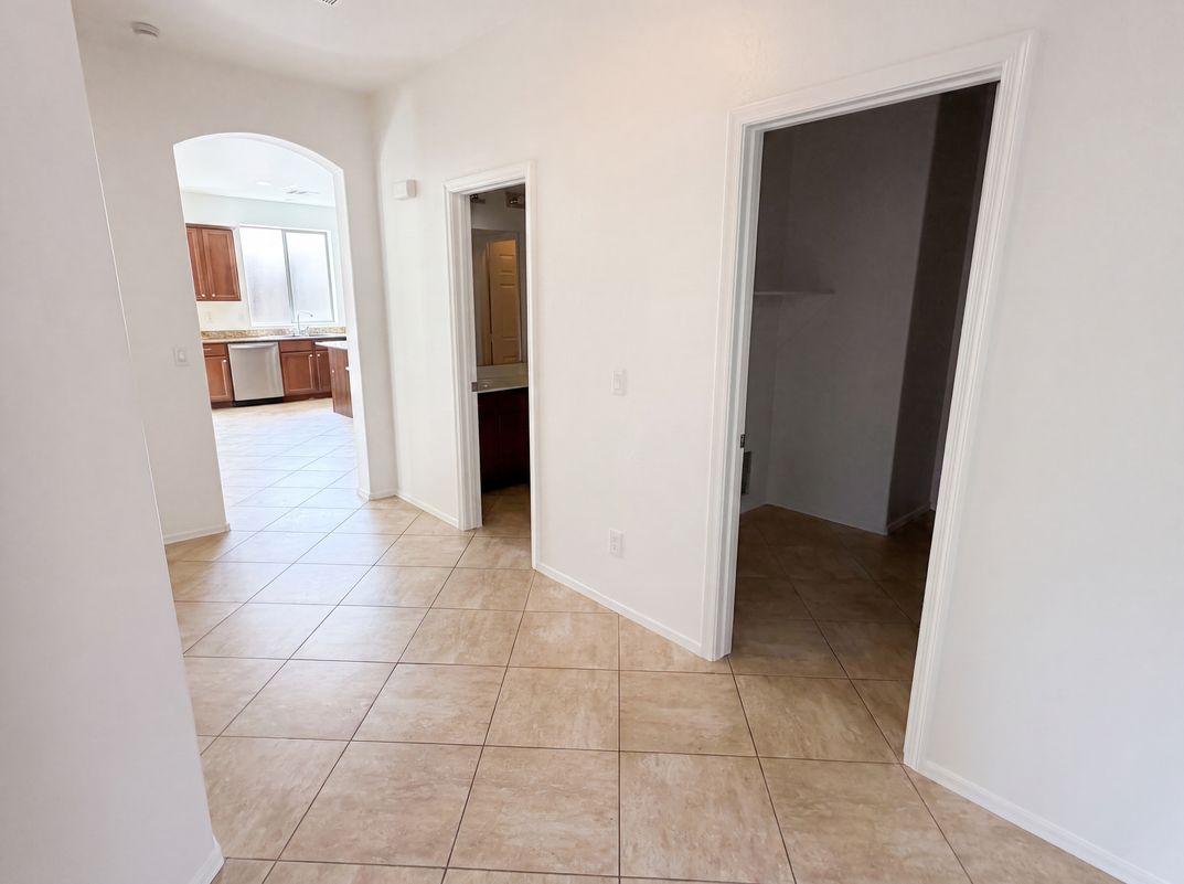 Photo 18 of 32 of 14559 W Cortez St, Surprise, AZ