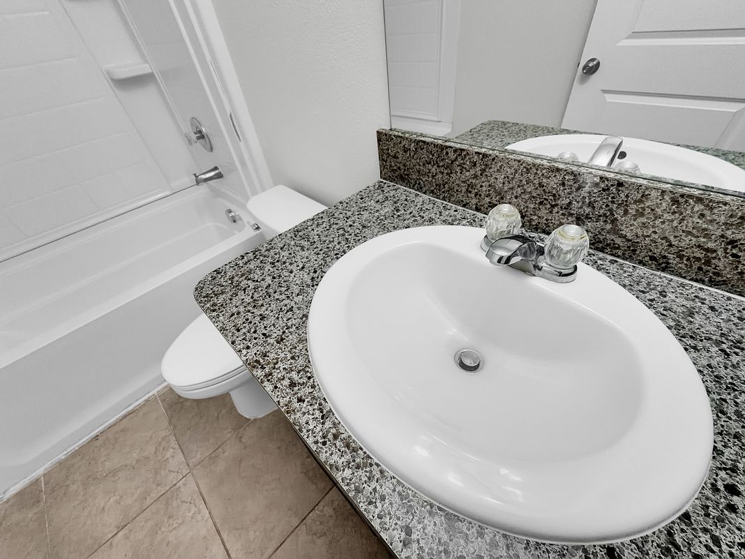 Photo 11 of 23 of 10113 Rosemary Leaf Ln, Riverview, FL