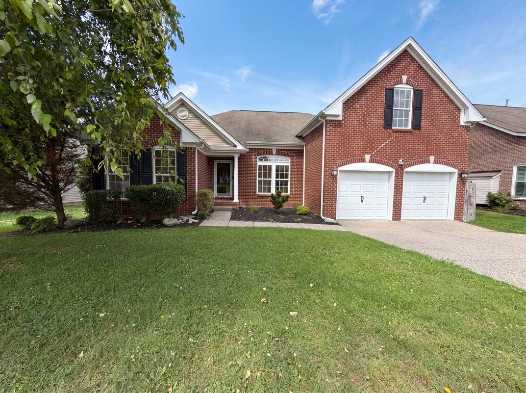 Property photo 1 of 1027 Countess Ln