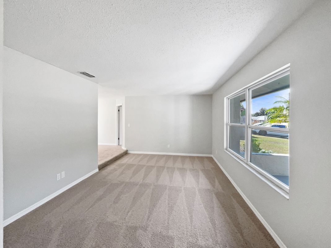 Photo 8 of 22 of 831 Haulover Dr, Altamonte Springs, FL