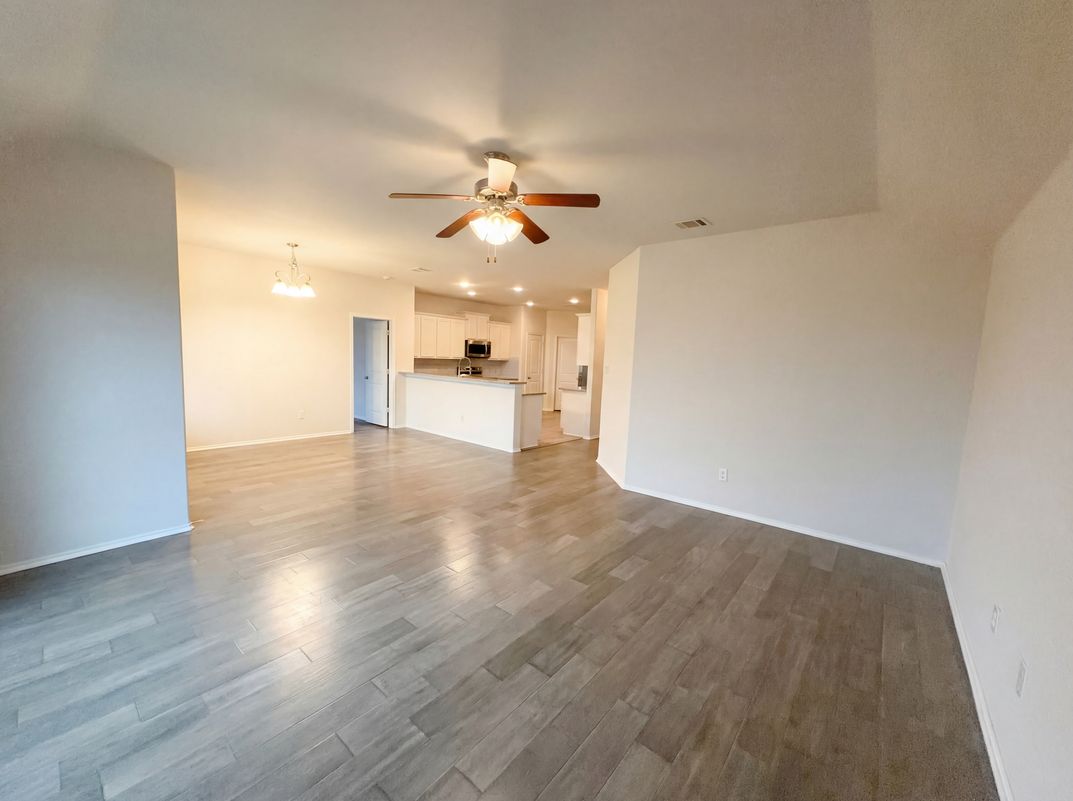 Photo 7 of 24 of 2553 Cumberland Trl, Balch Springs, TX