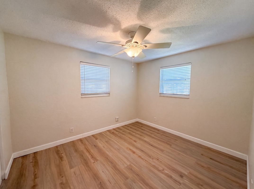 Photo 11 of 21 of 624 Sherman Rd, South Daytona, FL