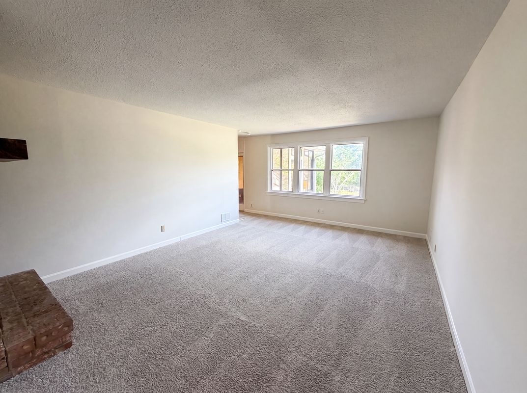 Property photo 3 of 1810 Pennfield Dr