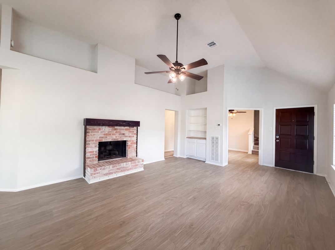 Photo 9 of 21 of 11823 Meadowchase Dr, Houston, TX