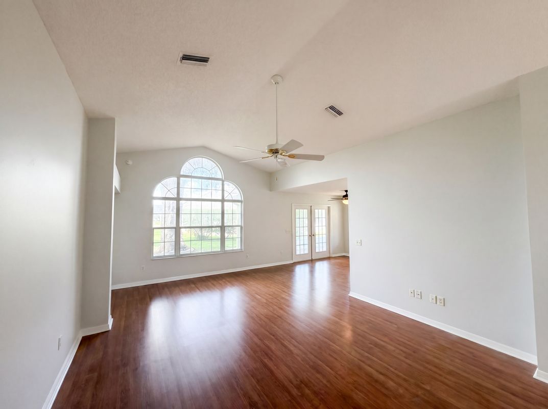 Photo 6 of 20 of 1407 Figueroa St, The Villages, FL