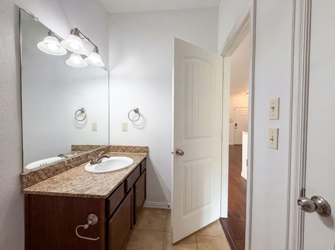 Photo 16 of 23 of 1524 Aldra Dr, Fort Worth, TX