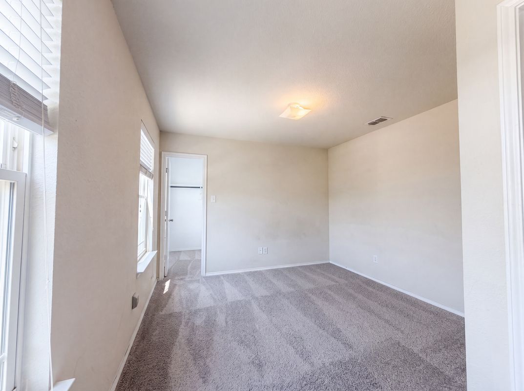 Photo 11 of 22 of 9201 Benevolent Ct, Aubrey, TX