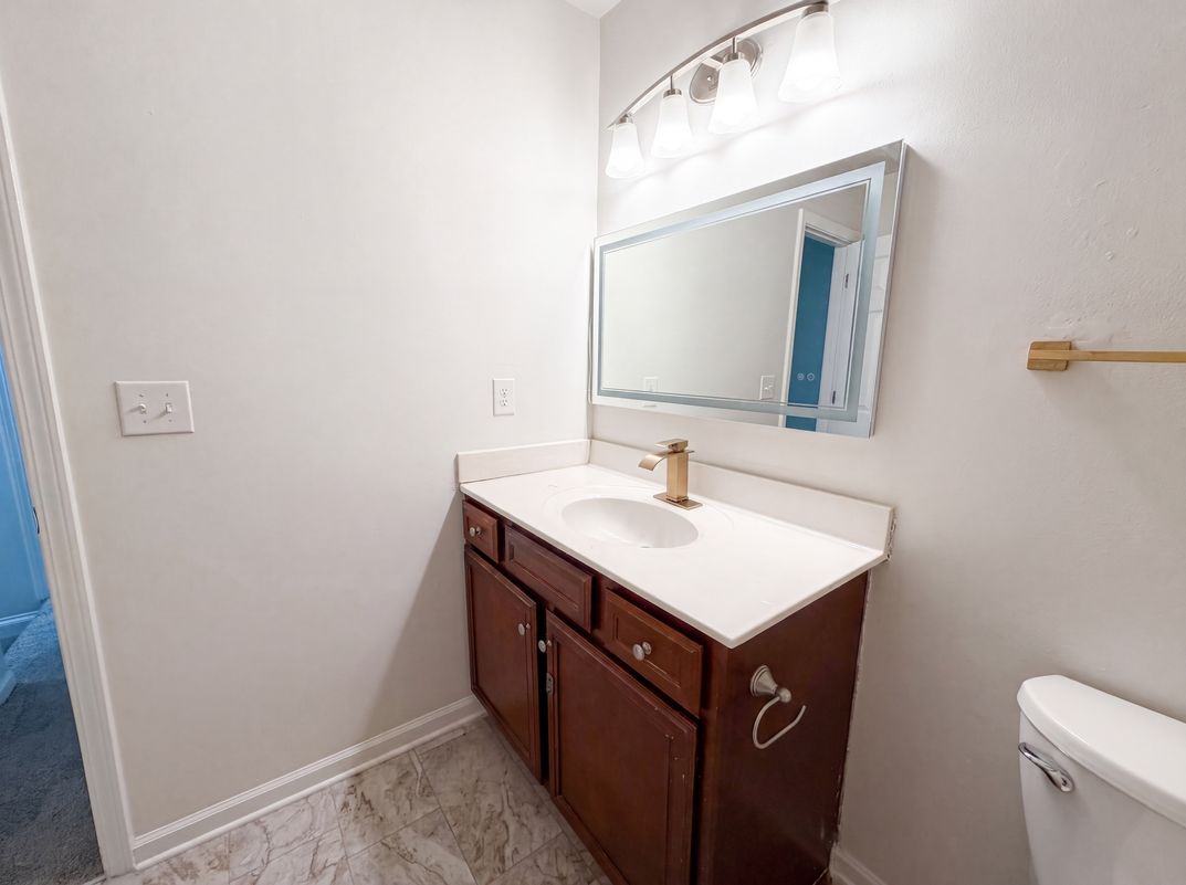 Photo 10 of 17 of 10933 Pointer Ridge Dr, Charlotte, NC